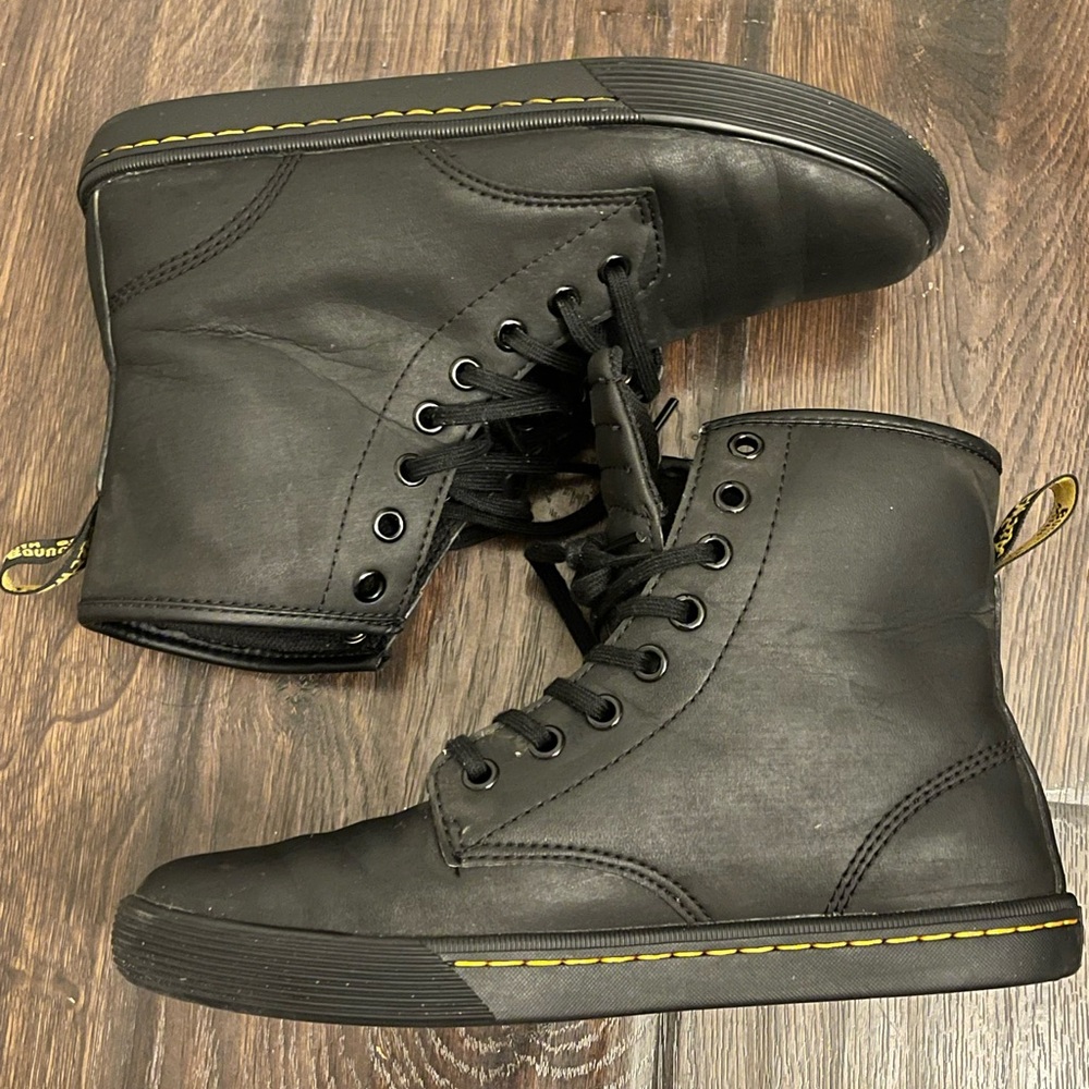 BLACK CANVAS DR MARTENS
